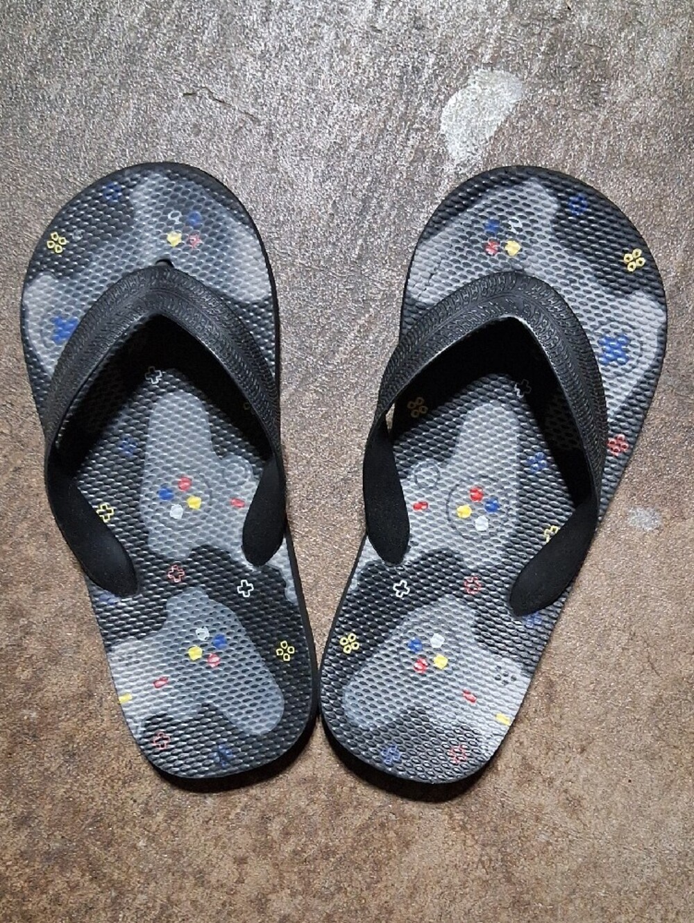 Kids Black Videogame Patterned Flip Flop Sandals Size 1/2